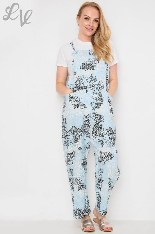 Dames tuinbroek van linnen met dierenprint, lichtblauw, per stuk €14,99