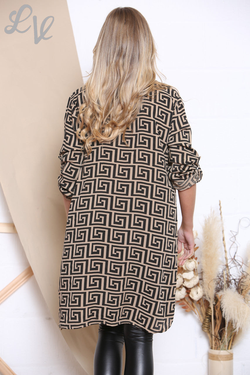 Dames shirt met geometrische print lang model bruin Stukprijs € 10,99