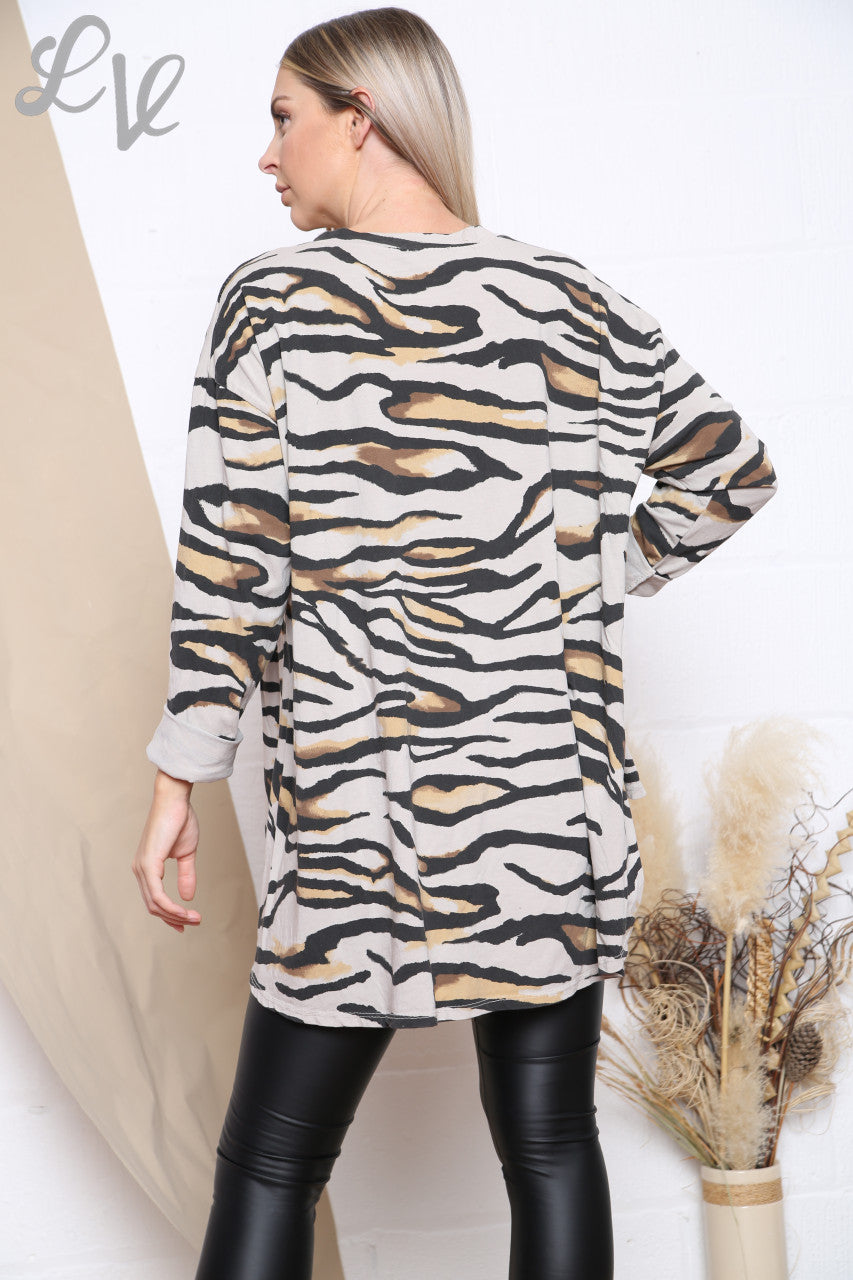 Dames top met tijgerprint steen Stukprijs € 9,99