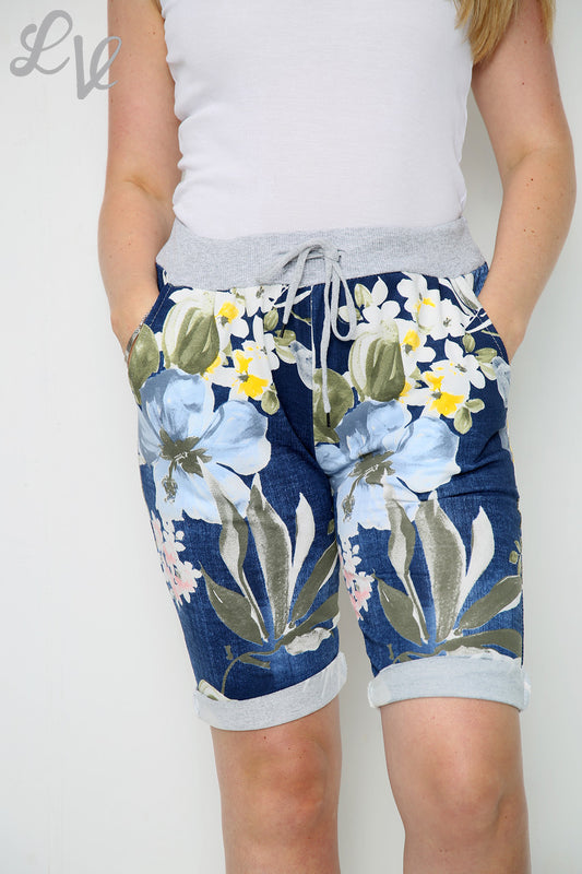 Dames Plus Size Korte Broek met Bloemen- en Bladerenprint Navy - Prijs per eenheid £ 6,50