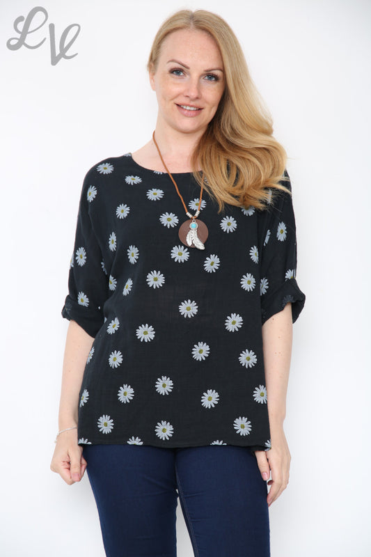 Ladies Ditsy Daisy Print Top With Necklace Black Unit Price £8.99