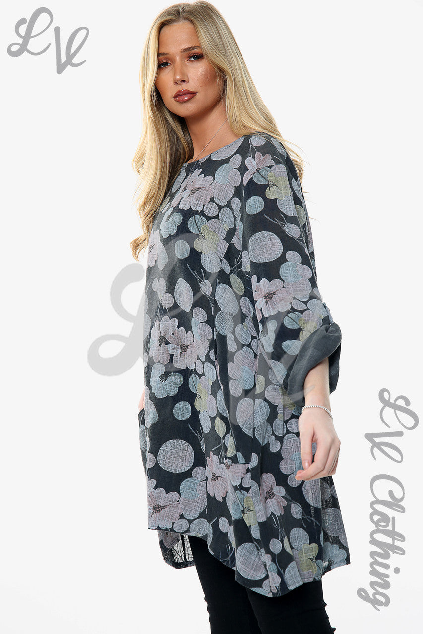 Dames Top met Bloesemprint Houtskool Stukprijs € 12,99