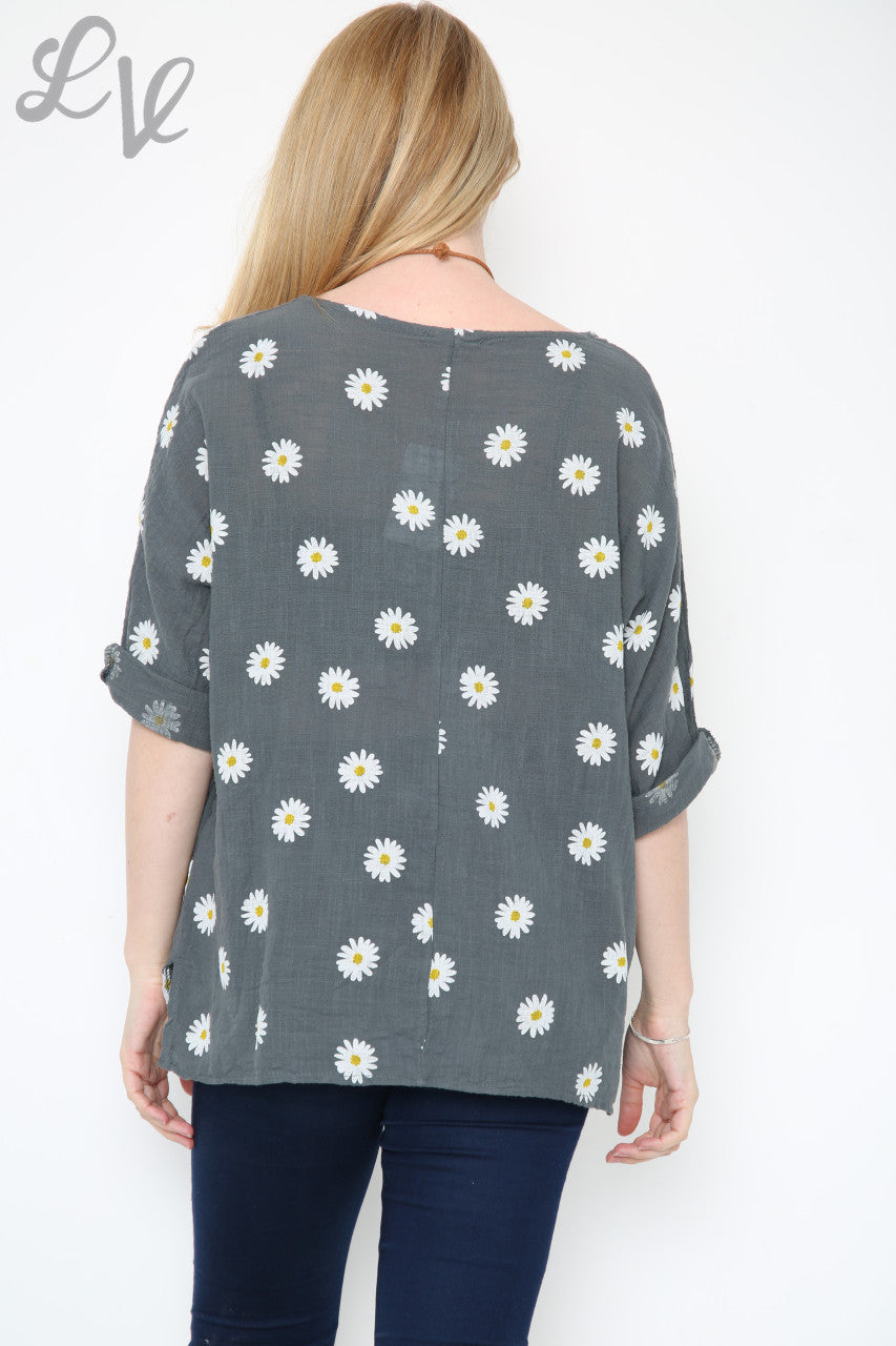 Dames top met bloemenprint en halsketting Houtskool Stukprijs € 8,99