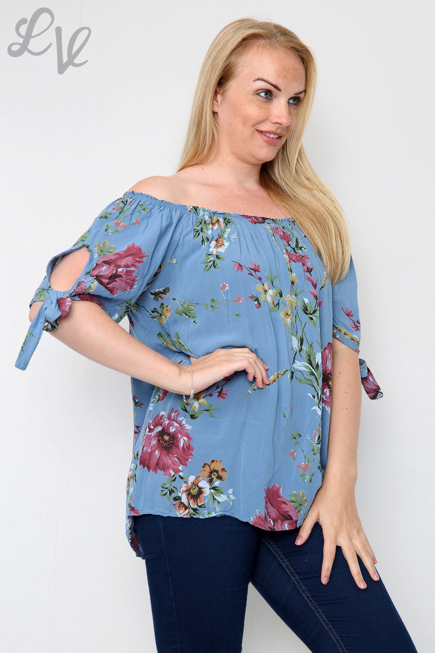 Dames top met bloemenprint in gipsy stijl van denim. Prijs per stuk € 9,99