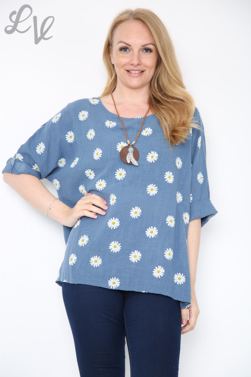 Dames top met ditsy madeliefjesprint en ketting van denim. Prijs per stuk £ 8,99