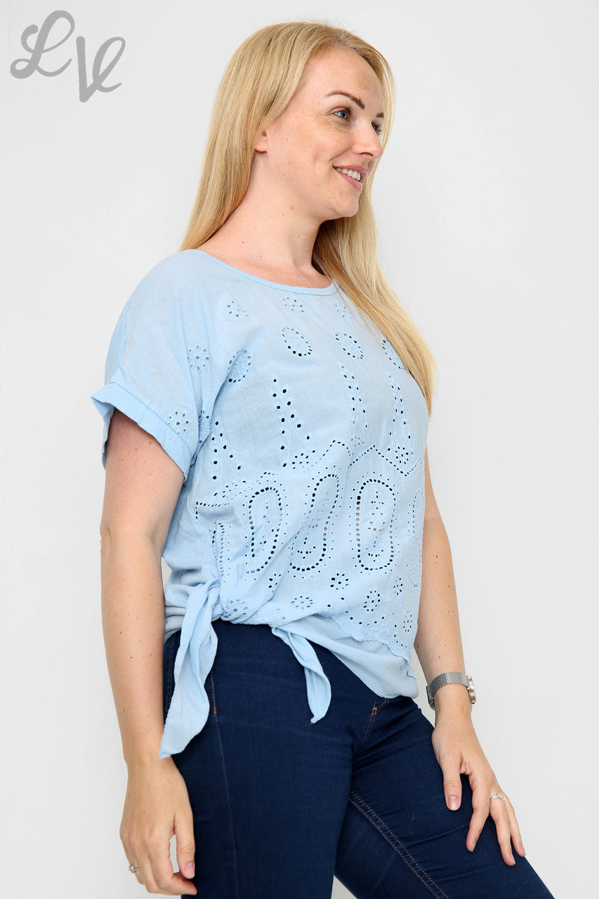Dames Anglaise Top met Strikceintuur Lichtblauw - Prijs per stuk €10,99