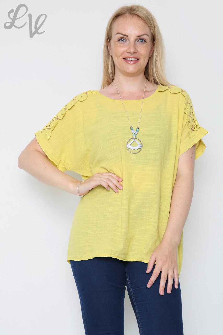 Kopie van Kopie van Dames Top met Uitsnijding en Ketting Mosterd