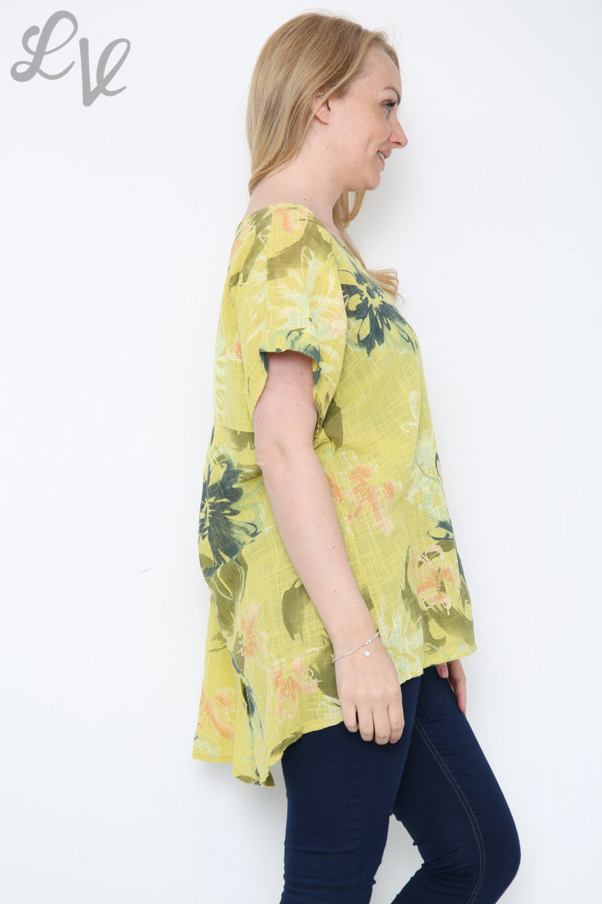 Dames bloemen top met abstracte print mosterd, per stuk € 10,99
