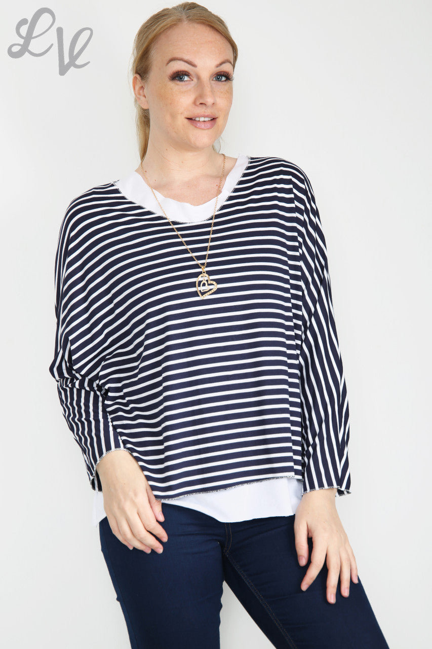 Dames gestreepte top met twee lagen marineblauw per stuk £ 8,99