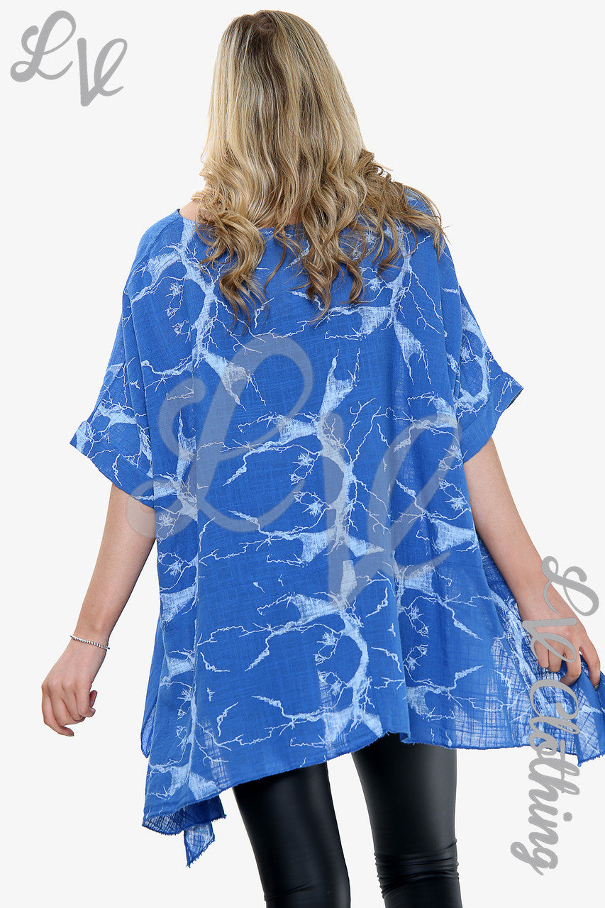 Dames top met marmerlookprint Koningsblauw Stukprijs € 10,99