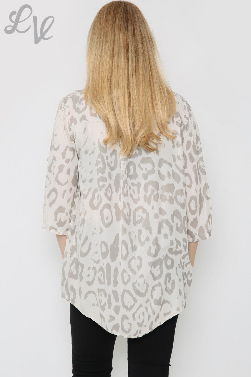 Damesblouse met dierenprint steen Stukprijs € 8,99