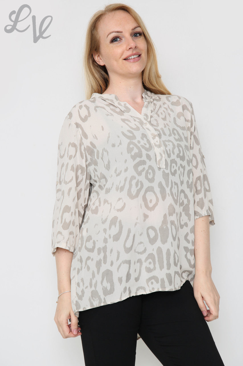 Damesblouse met dierenprint steen Stukprijs € 8,99