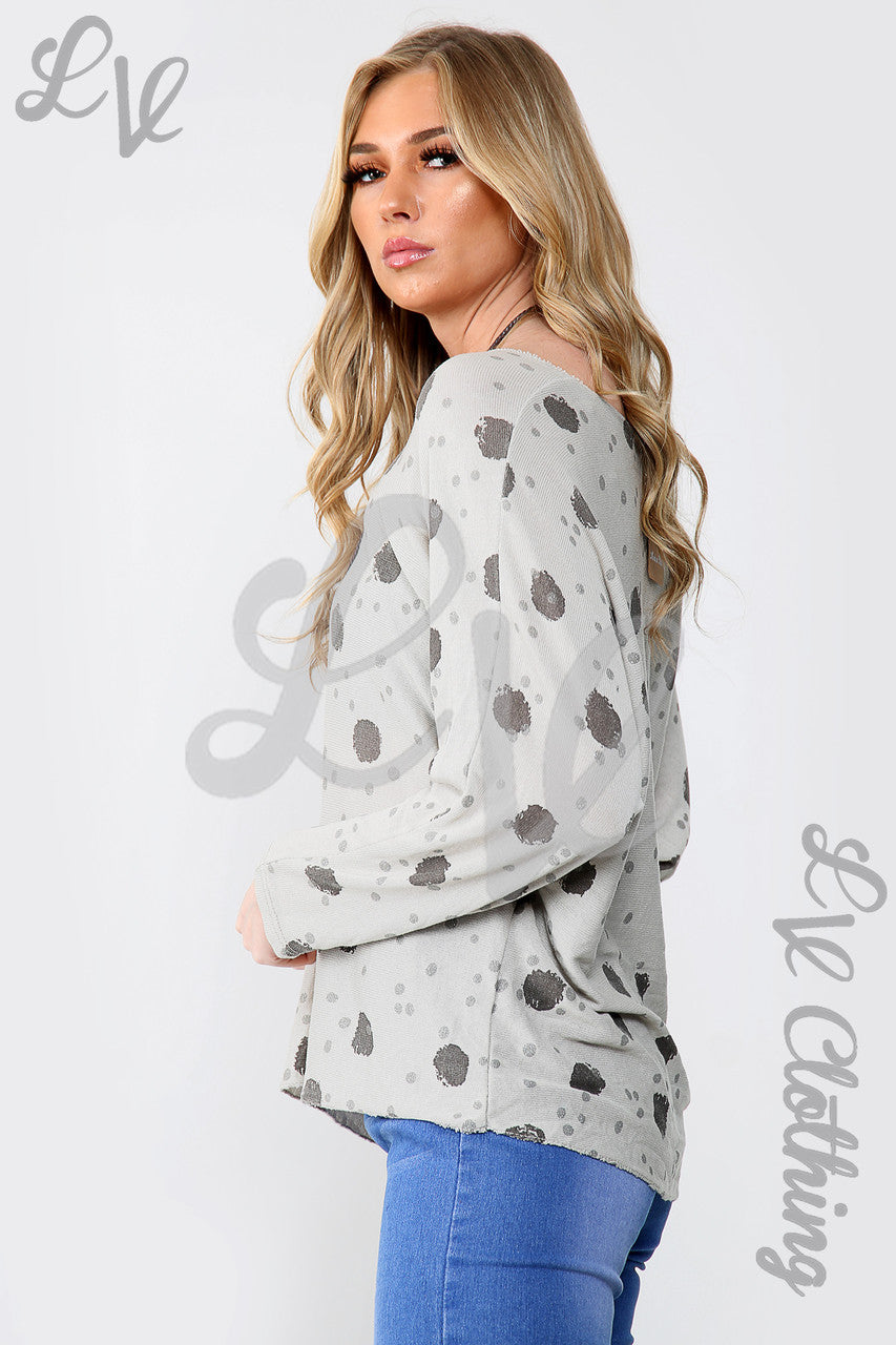Dames Top Met Stippen En Steentjesketting - Stukprijs € 10,99