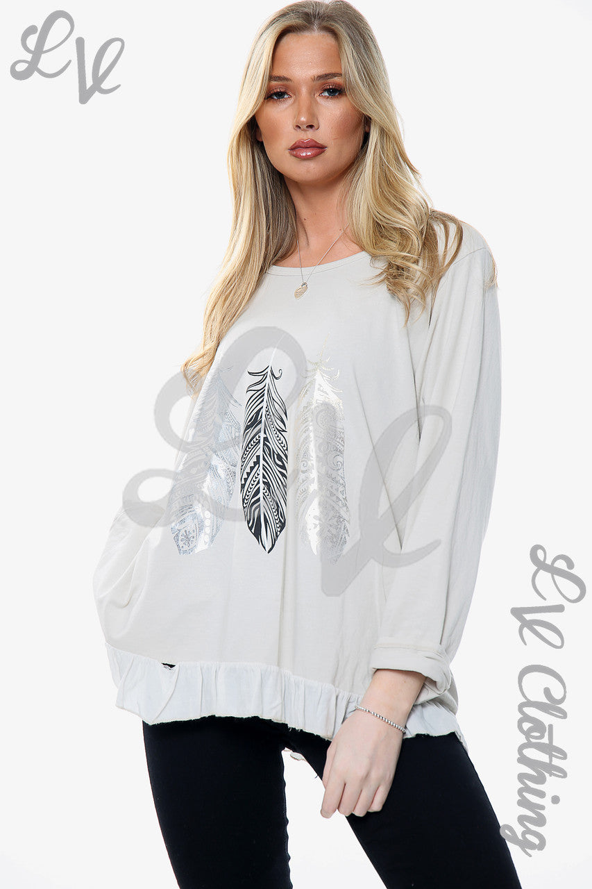 Dames top met verenprint in steenkleur Stukprijs WAS € 10,99 NU € 5,49