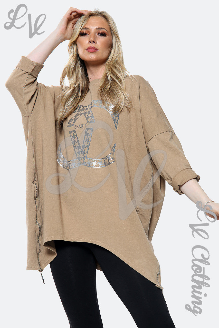 Dames Zilveren CC Print Batwing Oversized Top Tan Stukprijs € 15,99