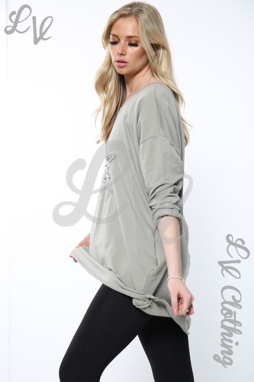 Dames Zilveren Pailletten Sterrenprint Italiaanse Oversized Top Taupe Prijs per stuk €13,99