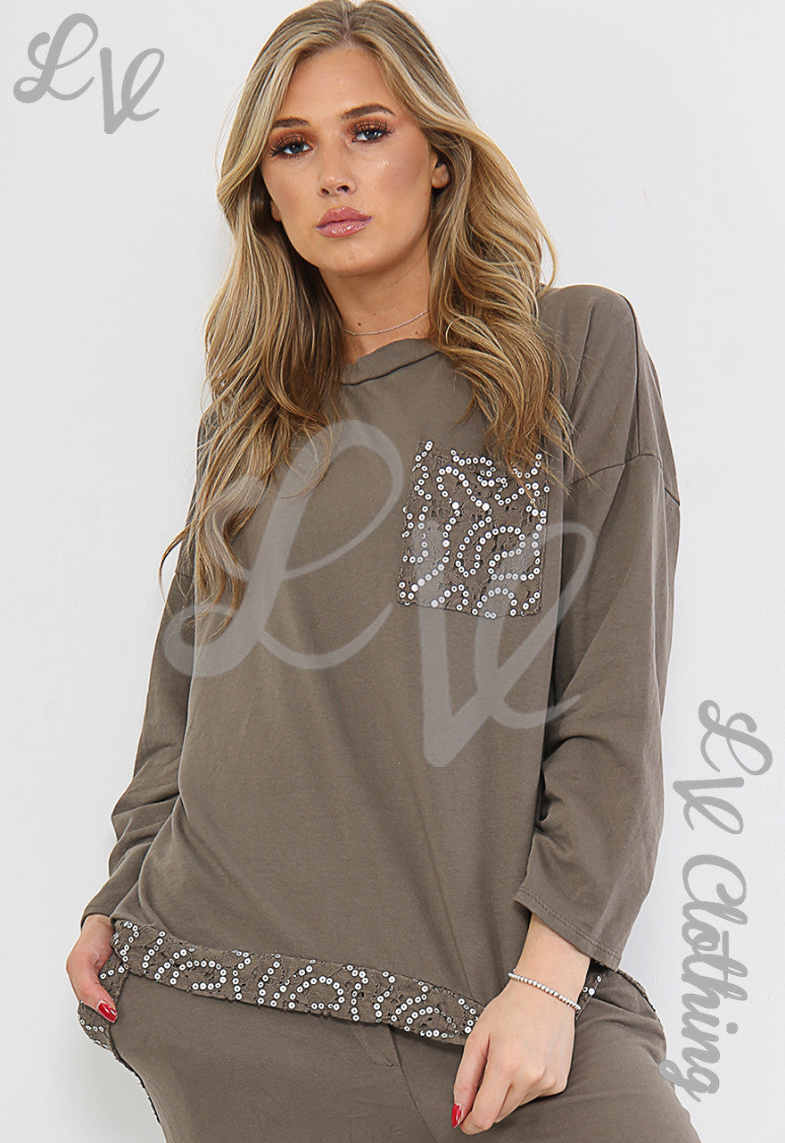 Dames sweatshirt met lovertjes taupe - Prijs per stuk € 10,99