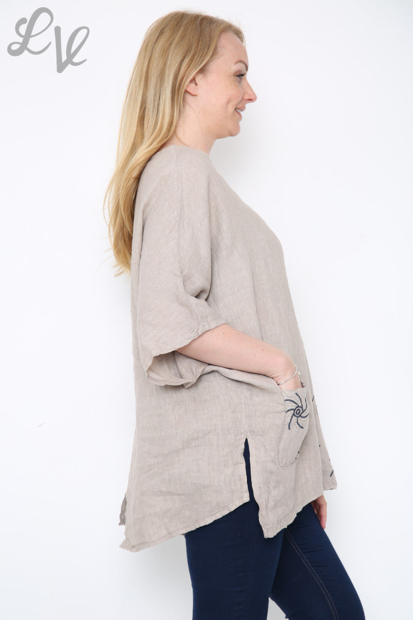 Dames Top met Geborduurd Patroon Taupe Stukprijs € 13,99