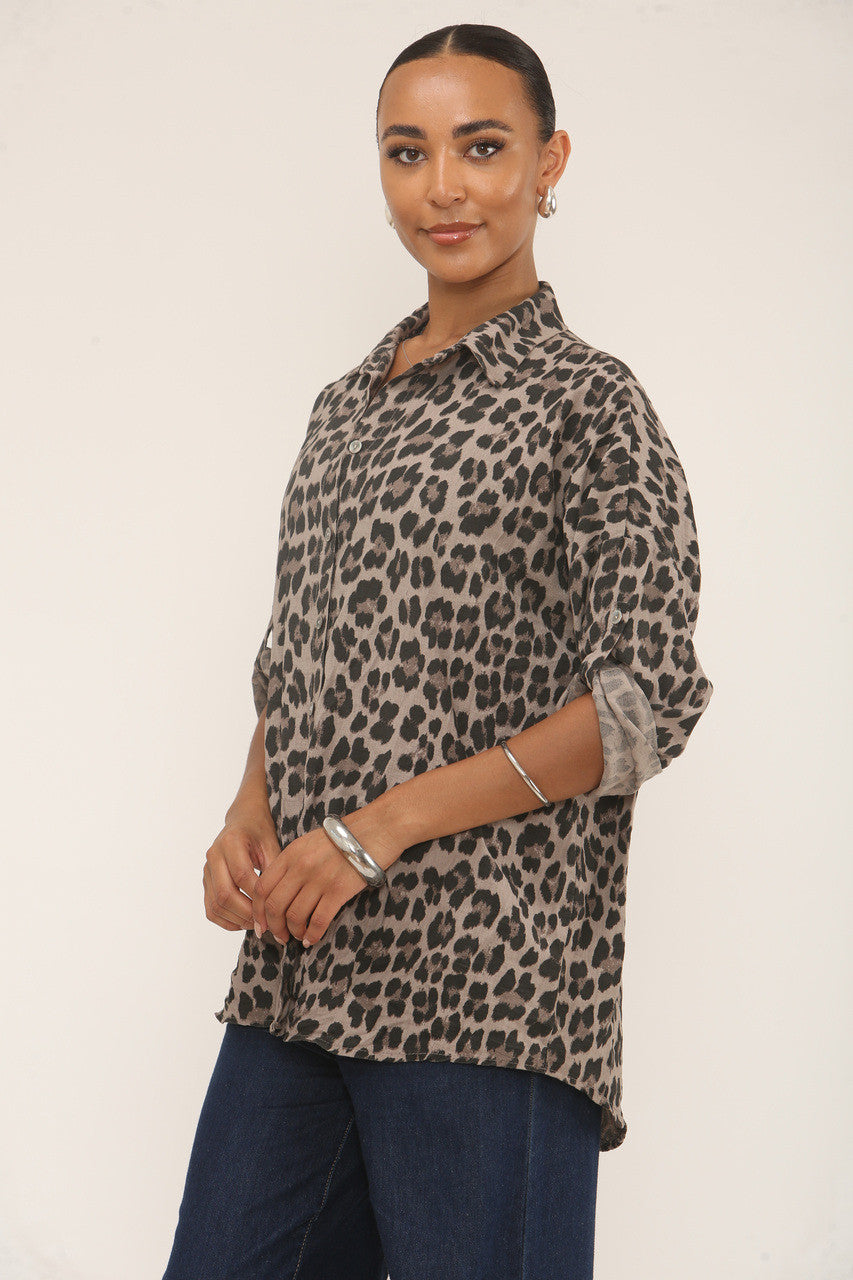 BLOUSE MET LUIPAARDPRINT EN KNOPEN - TAUPE