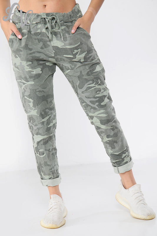Camouflage print magic trousers in olive-grey, elastic waist with drawstring, cuffed hems
