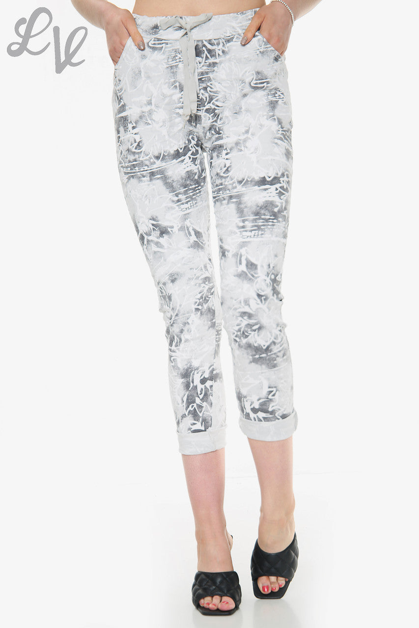 Dames bloemenkrabbelprint magische broek zilver Prijs per eenheid € 14,99