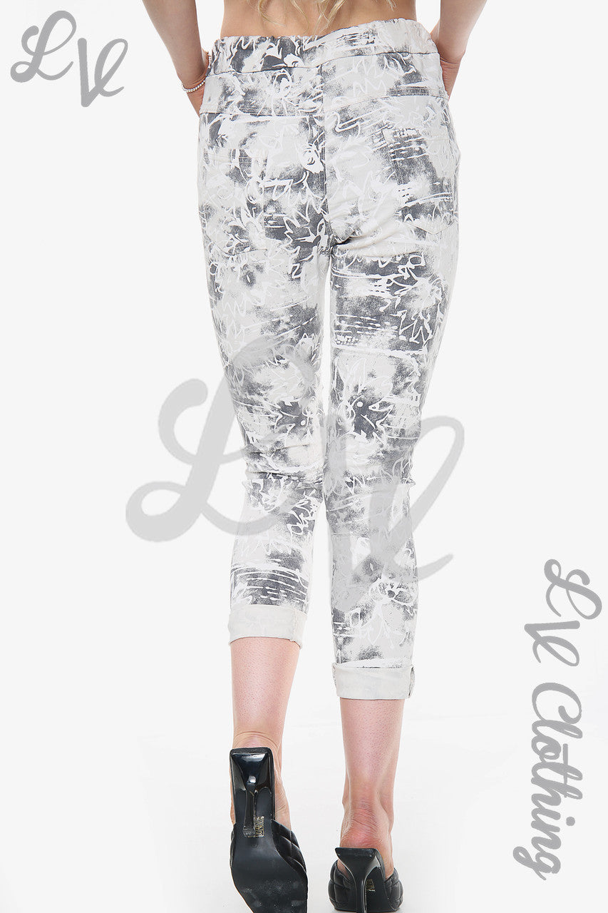 Dames Bloemen Scribble Print Magische Broek Steen Stukprijs € 14,99
