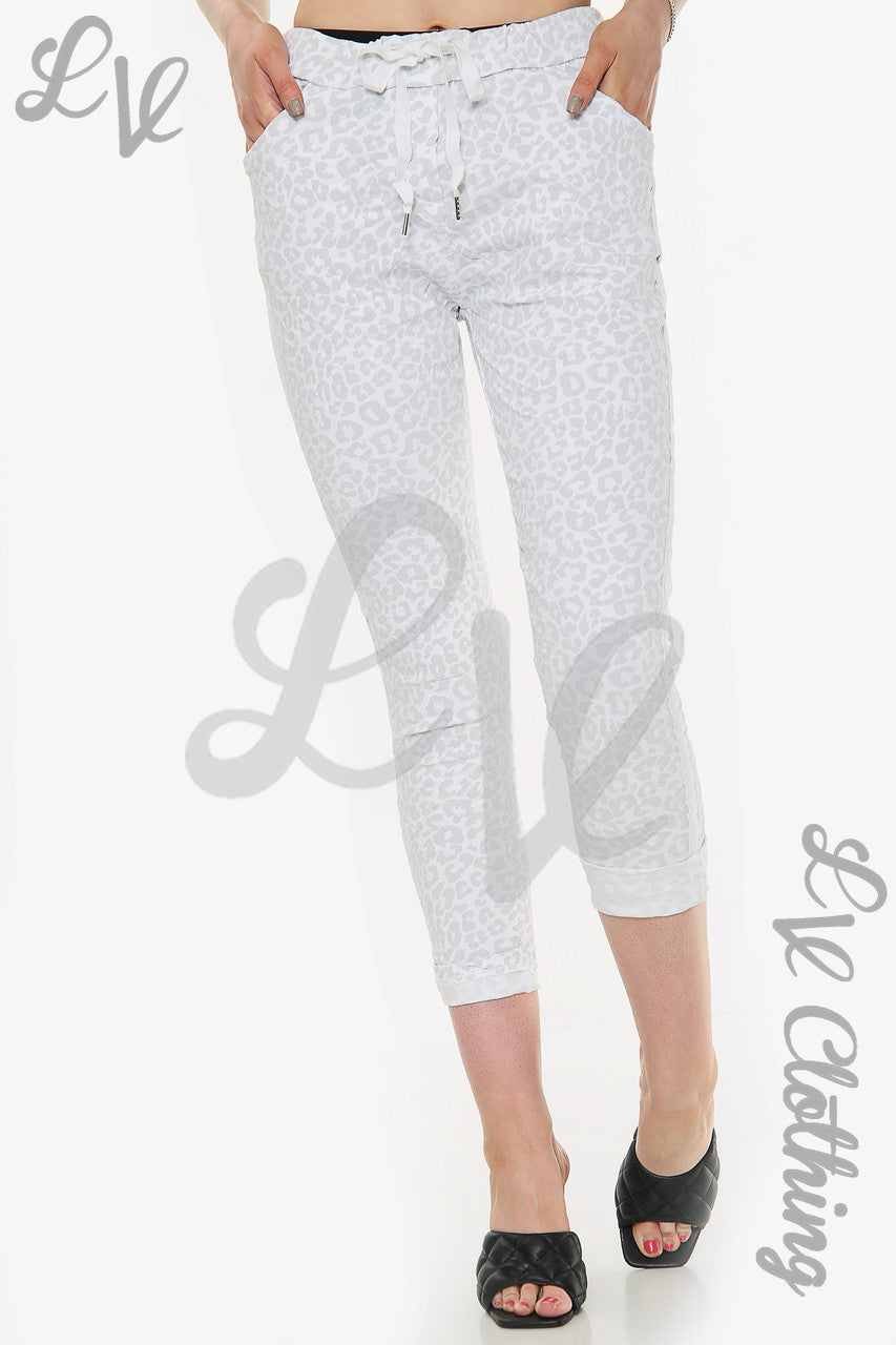 Dames Luipaardprint Glitter Zijpaneel Magic Broek Wit Stukprijs £ 14,99