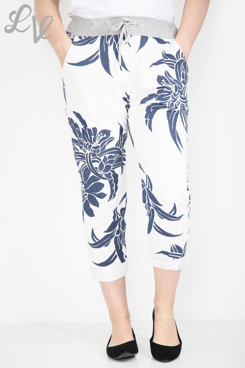 Dames Joggingbroek met Bloemmotief en Omtrekprint Wit - Prijs per eenheid € 6,99
