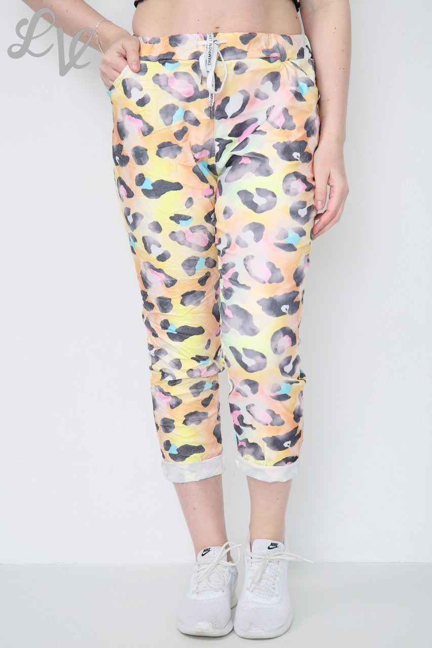 Dames kleurrijke legging met luipaardprint geel per stuk € 8,99