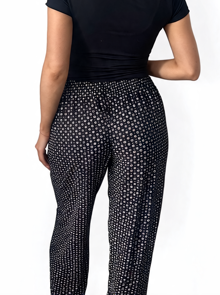 Dames broek met vierkante swirlprint zwart
