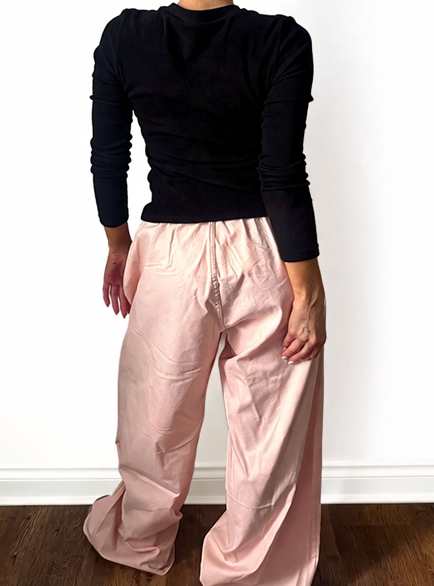Dames broek met vierkante swirlprint zwart